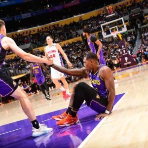 赛程安排-伤病潮来袭湖人连胜不断，詹姆斯身边众将挺身而出