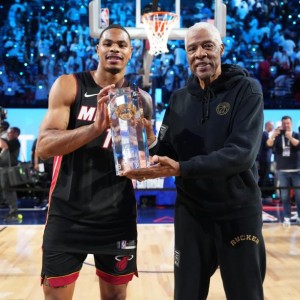 世界杯2026-NBA全明星扣篮大赛 约翰逊力压布莱恩特夺冠